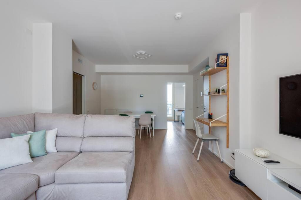 Easylife - Modern And Spacious Apt In Fiera City Life Milano Ngoại thất bức ảnh