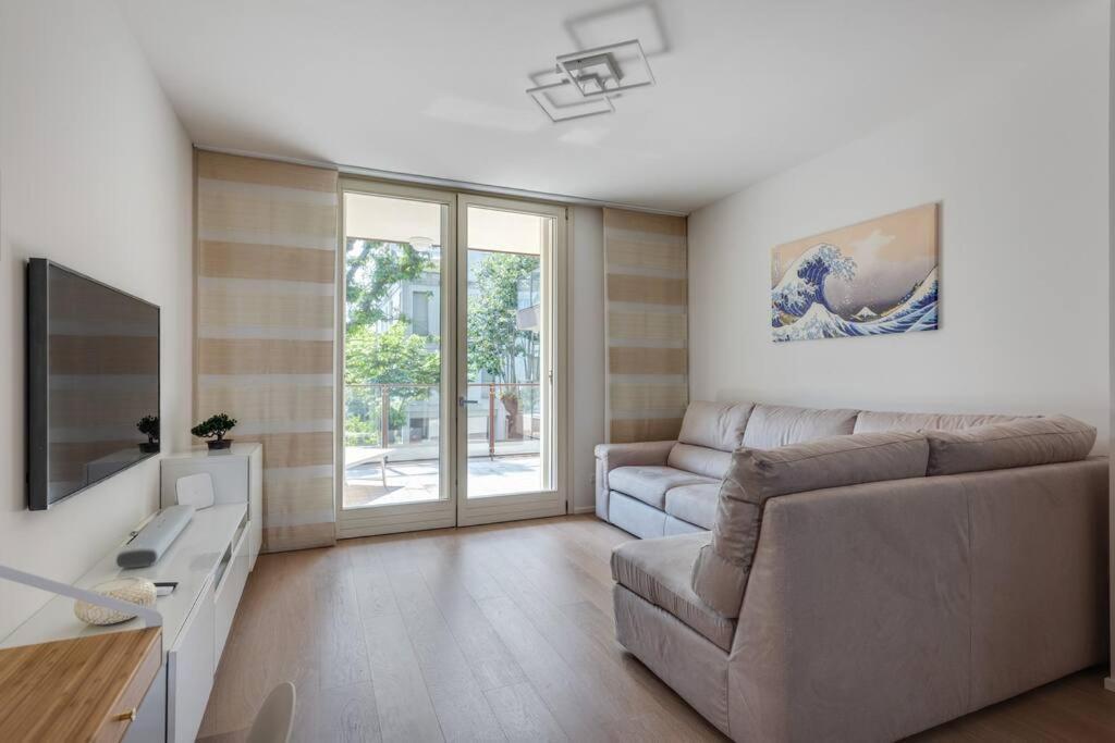 Easylife - Modern And Spacious Apt In Fiera City Life Milano Ngoại thất bức ảnh